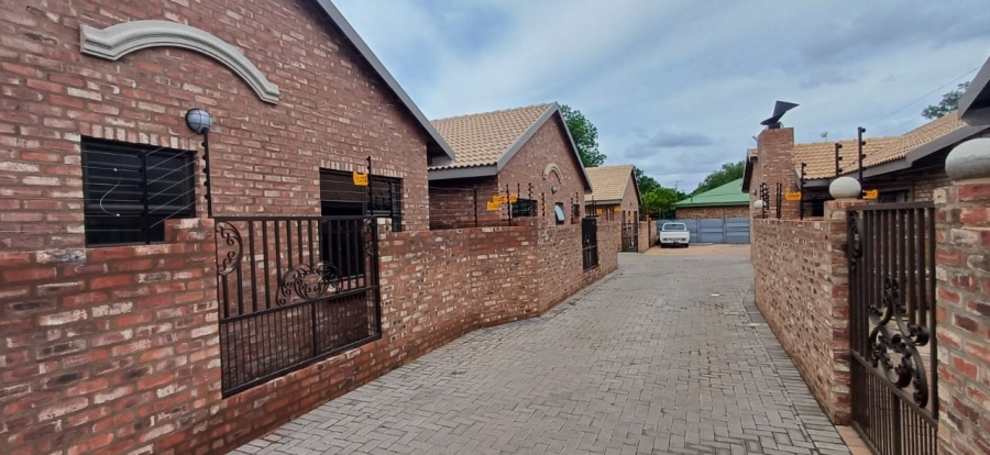 2 Bedroom Property for Sale in Die Bult North West